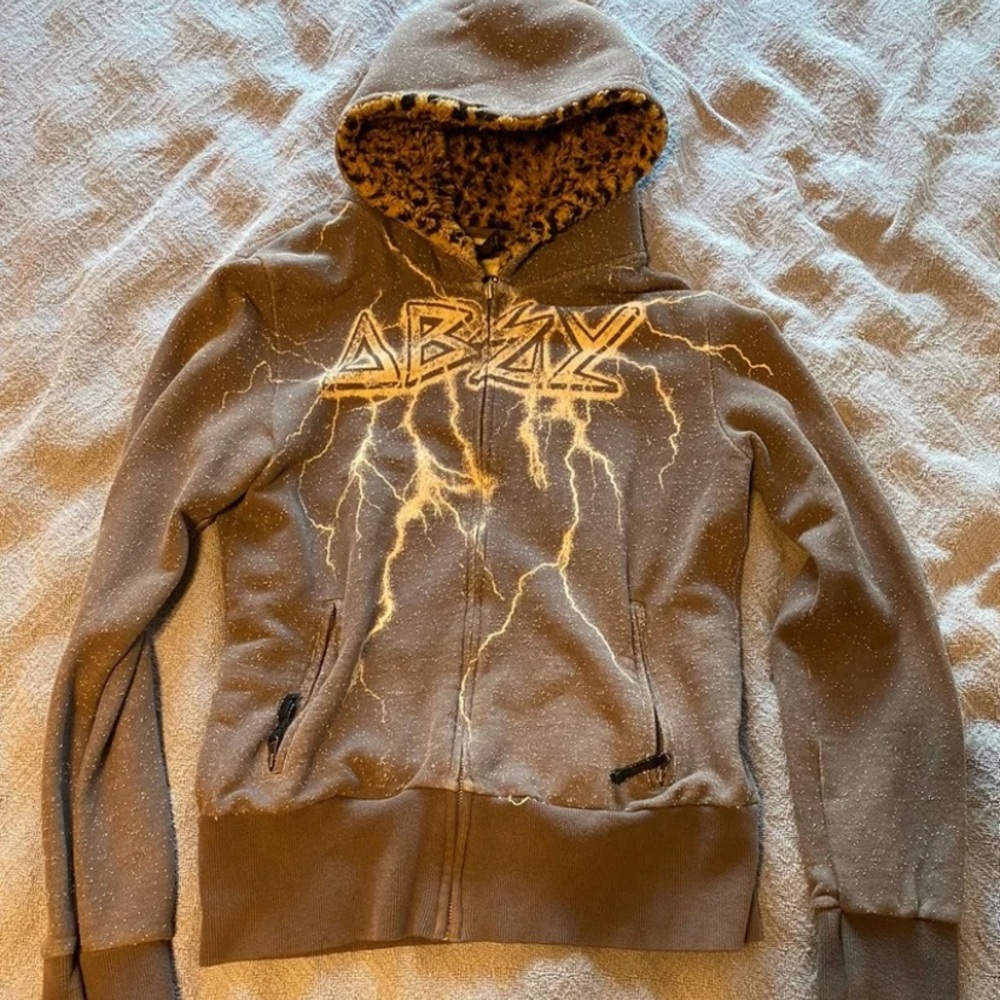 ****ISO***OBEY LEOPARD FUR HOOD SWEATSHIRT